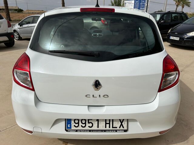 RENAULT CLIO YAHOO 1.2 SPANISH LHD IN SPAIN ONLY 40000 MILES SUPERB 2012